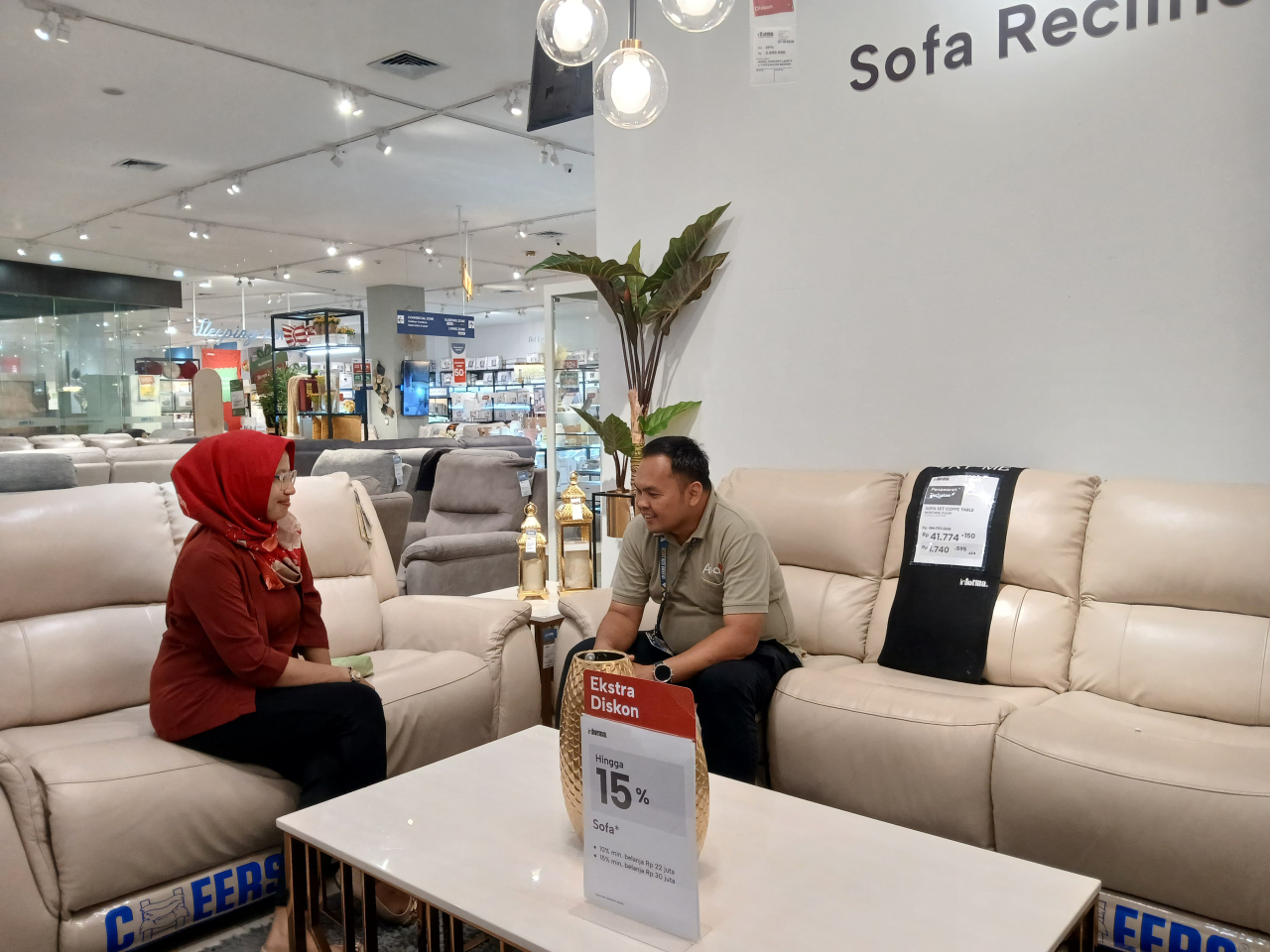 Informa Icon Mall Gresik menghadirkan promo besar-besaran menjelang momen akhir tahun dan libur Natal-Tahun Baru (Nataru). 