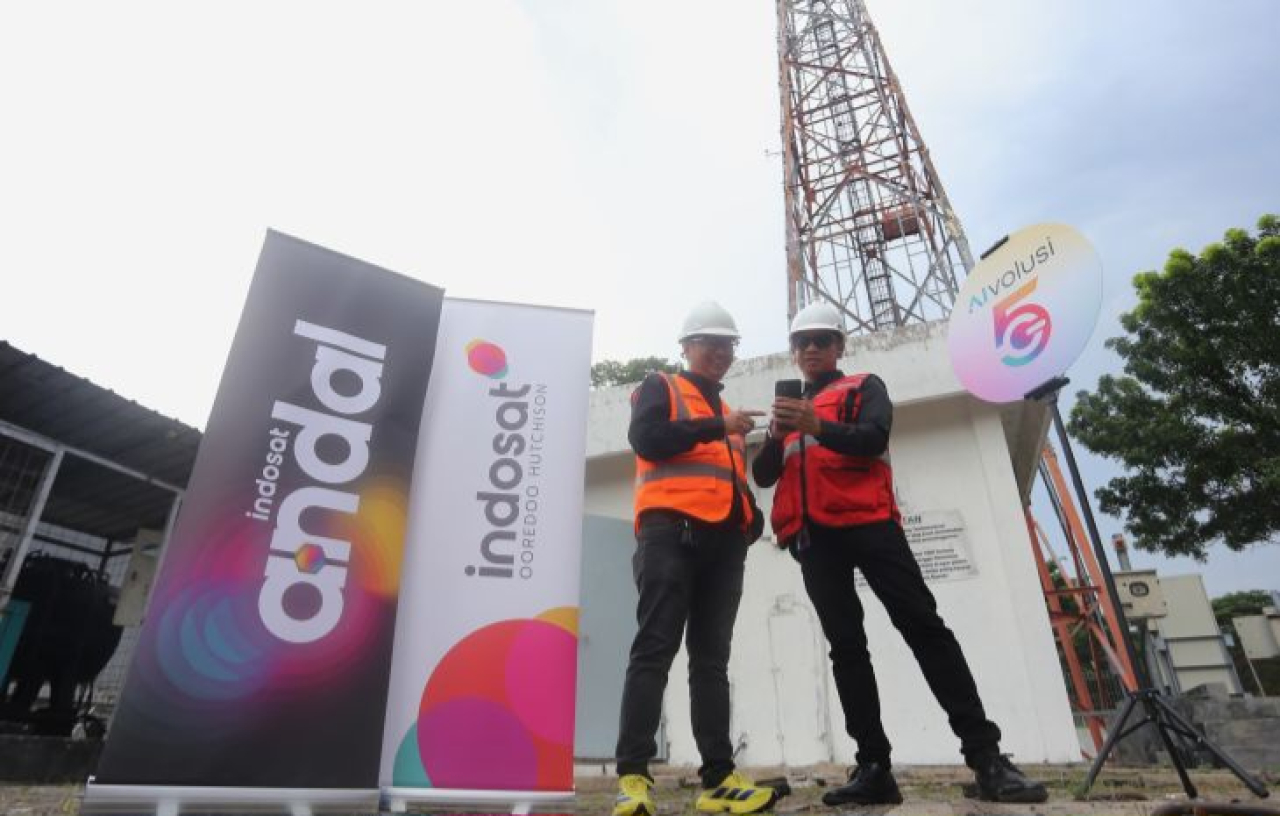 Indosat Ooredoo Hutchison menyiagakan 24.600 BTS yang diperkuat teknologi kecerdasan buatan di seluruh wilayah provinsi di Jawa Timur selama periode Natal 2025 dan Tahun Baru 2026