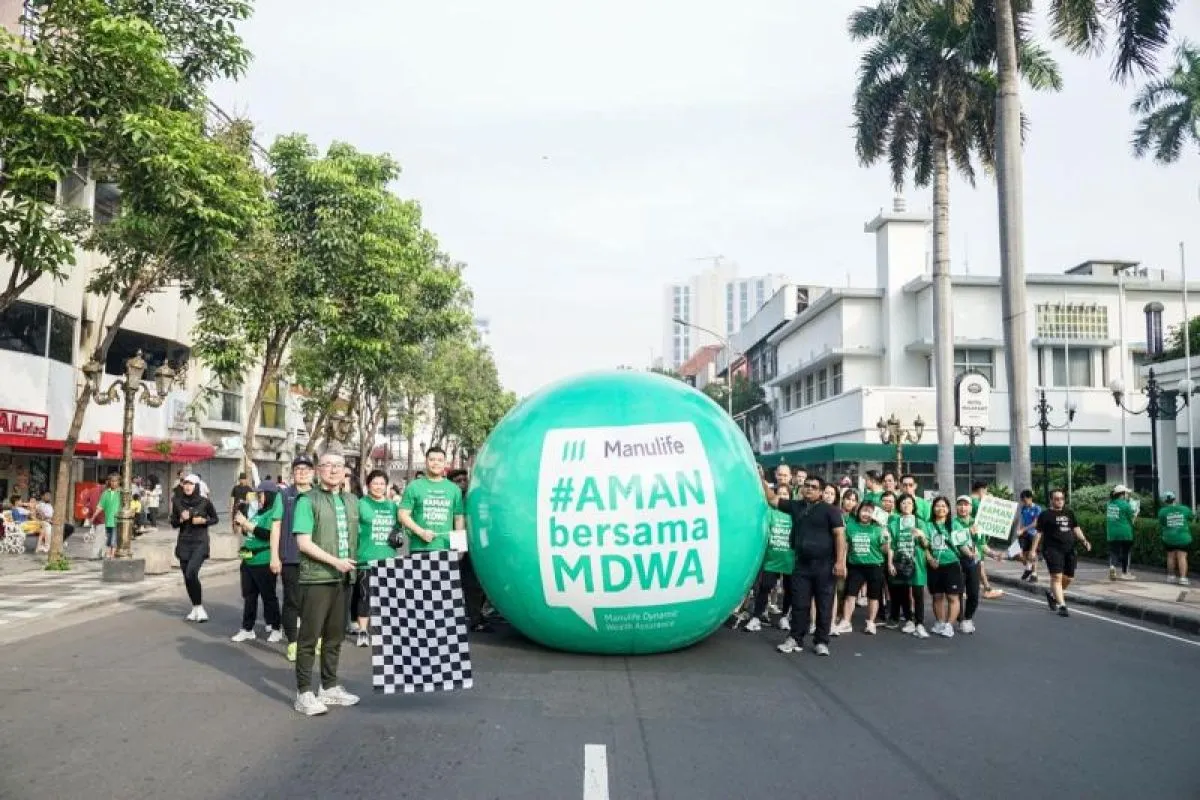 Wakil Presiden Direktur sekaligus Deputy Chief Executive Officer (CEO) Manulife Indonesia Novita J. Rumngangun dalam peluncuran Manulife Dynamic Wealth Assurance (MDWA) di Surabaya