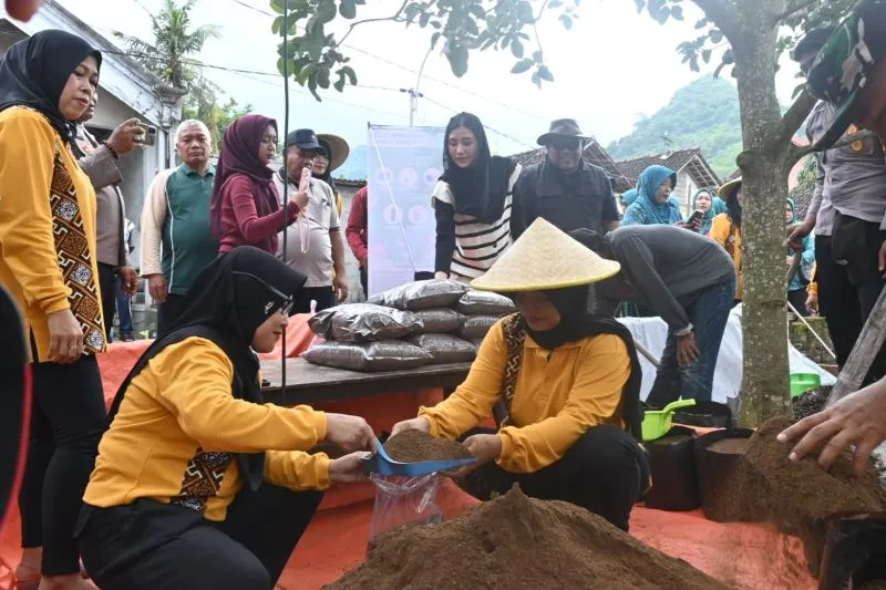 Pemkab Trenggalek Luncurkan Program Perempuan Sarinah atasi Sampah