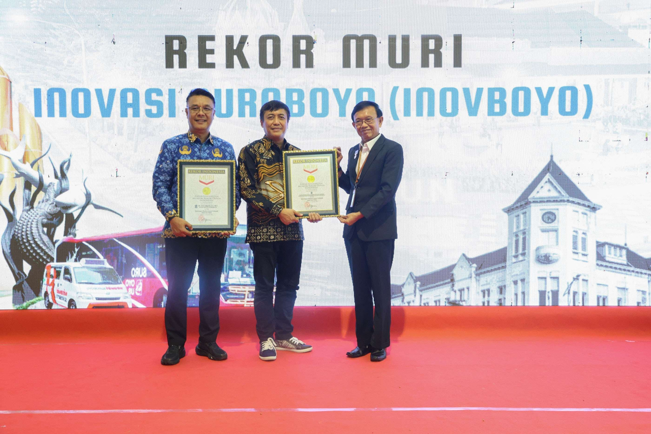 Pemkot Surabaya resmi memecahkan rekor Museum Rekor-Dunia Indonesia (MURI) sebagai “Kota dengan Inovasi Terbanyak dalam Satu Tahun”. 