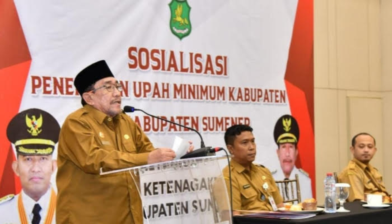 Wabup Sumenep, Imam Hasyim, dalam sosialisasi kebijakan UMK kepada pelaku usaha dan pemangku kepentingan ketenagakerjaan.