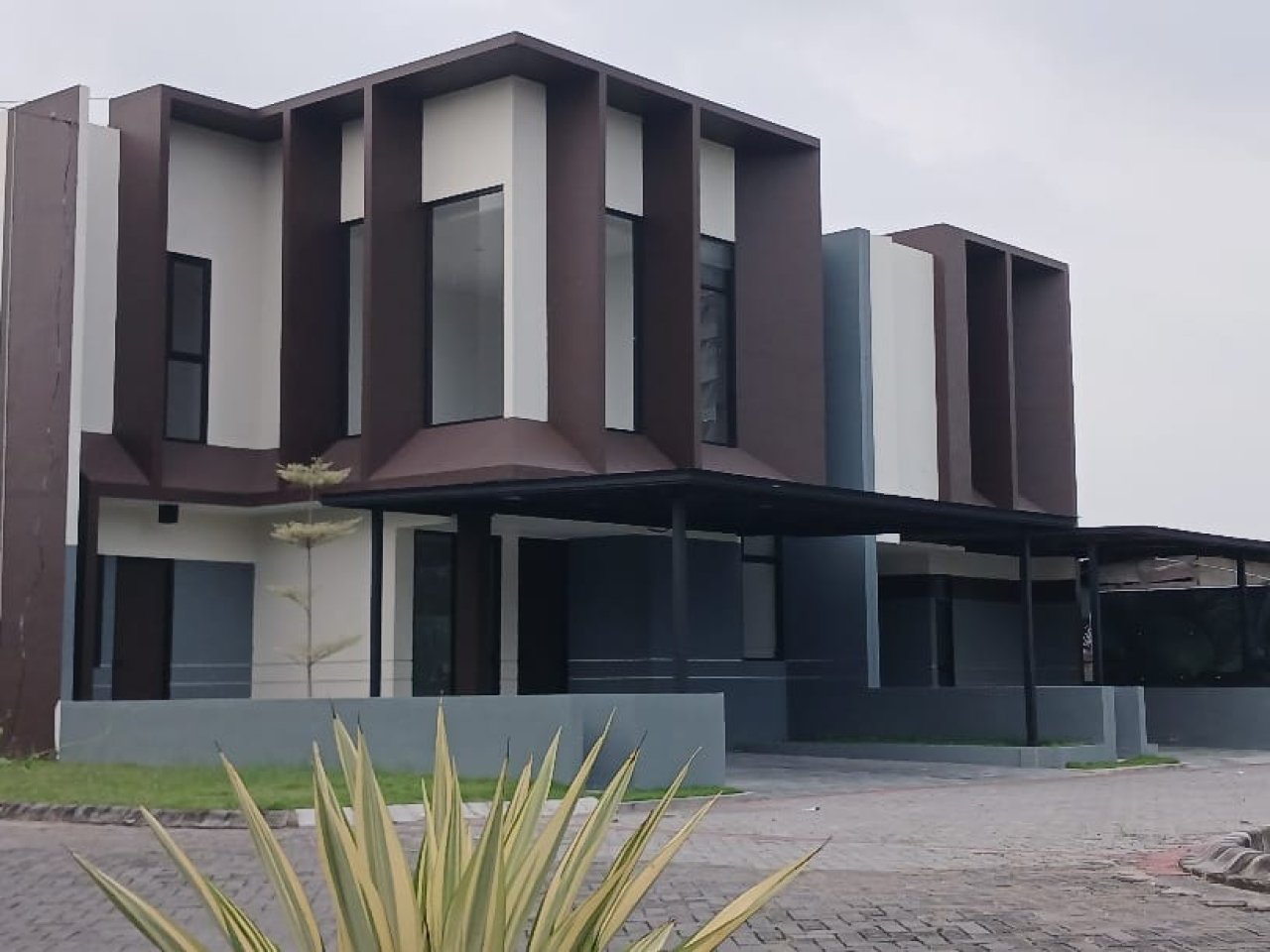 Rumah klaster baru di Perumahan Green Garden Regency Gresik, beberapa langkah dari Icon Mall