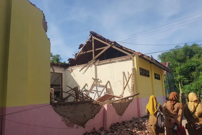 Pemkab Tulungagung Perbaiki Sekolah Rusak di Babadan