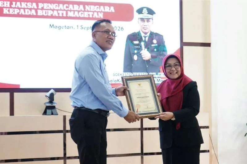 Kejaksaan Serahkan 20 Sertifikat Aset ke Pemkab Magetan