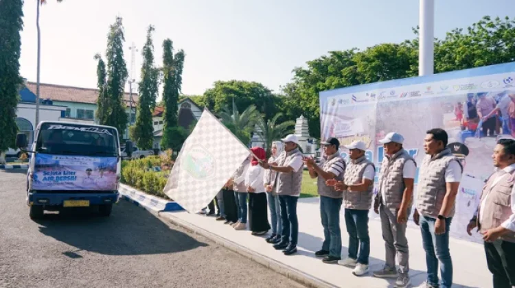 Bupati Sampang Berangkatkan Pengiriman Bantuan 1 Juta Liter Air Bersih