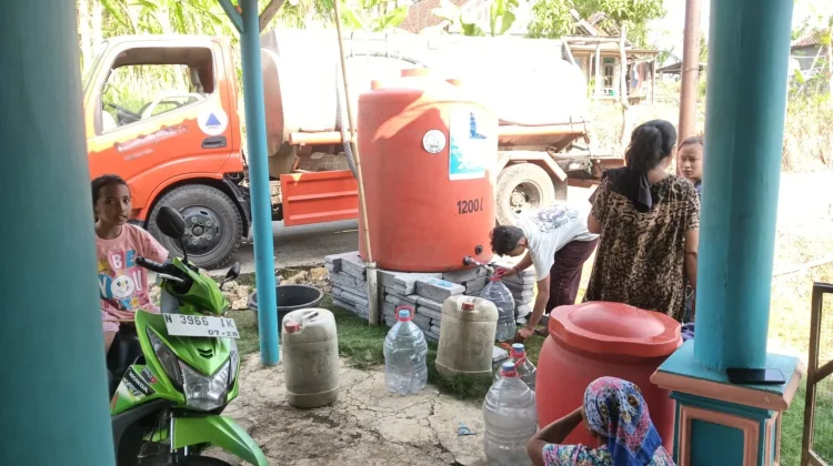 Pemkab Malang Droping 824 Ribu Liter Air Bersih untuk Warga Terdampak Kekeringan