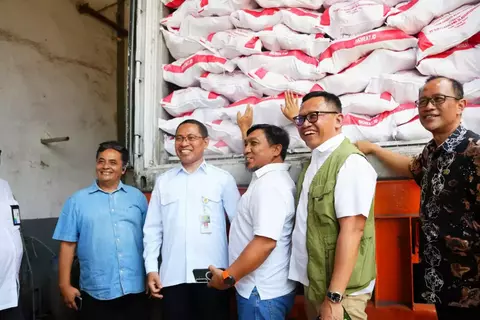 Buka Pasar Baru, ID FOOD Salurkan Ayam Petelur Afkir Jatim ke Indonesia Timur