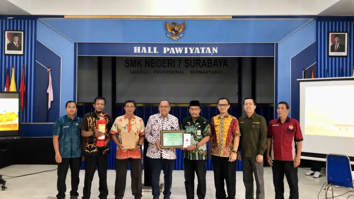 Dewan Keselamatan dan Kesehatan Kerja Provinsi Jawa Timur (DK3P Jatim) dalam program DK3P Goes to School di SMK Negeri 7 Surabaya