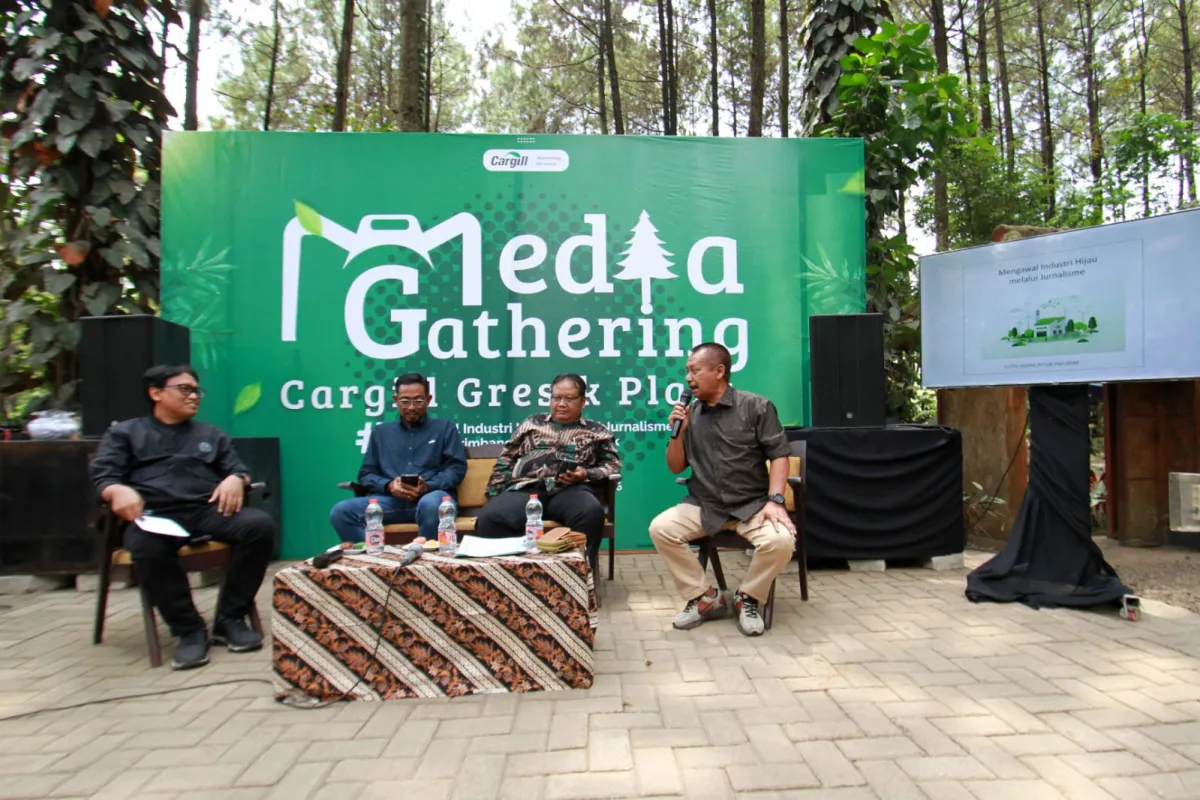 Cargill Indonesia Perkuat Kolaborasi Industri Hijau Lewat Diskusi Media dan Tanam Pohon di Prigen