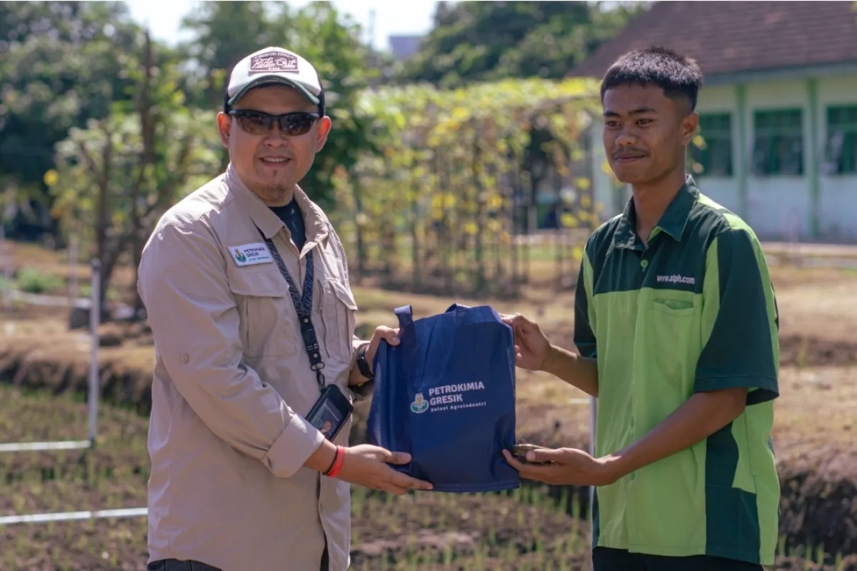 Petrokimia Gresik Bikin Gen Z Melirik Pertanian, Siswa SMK Panen 800 Kg Bawang Merah