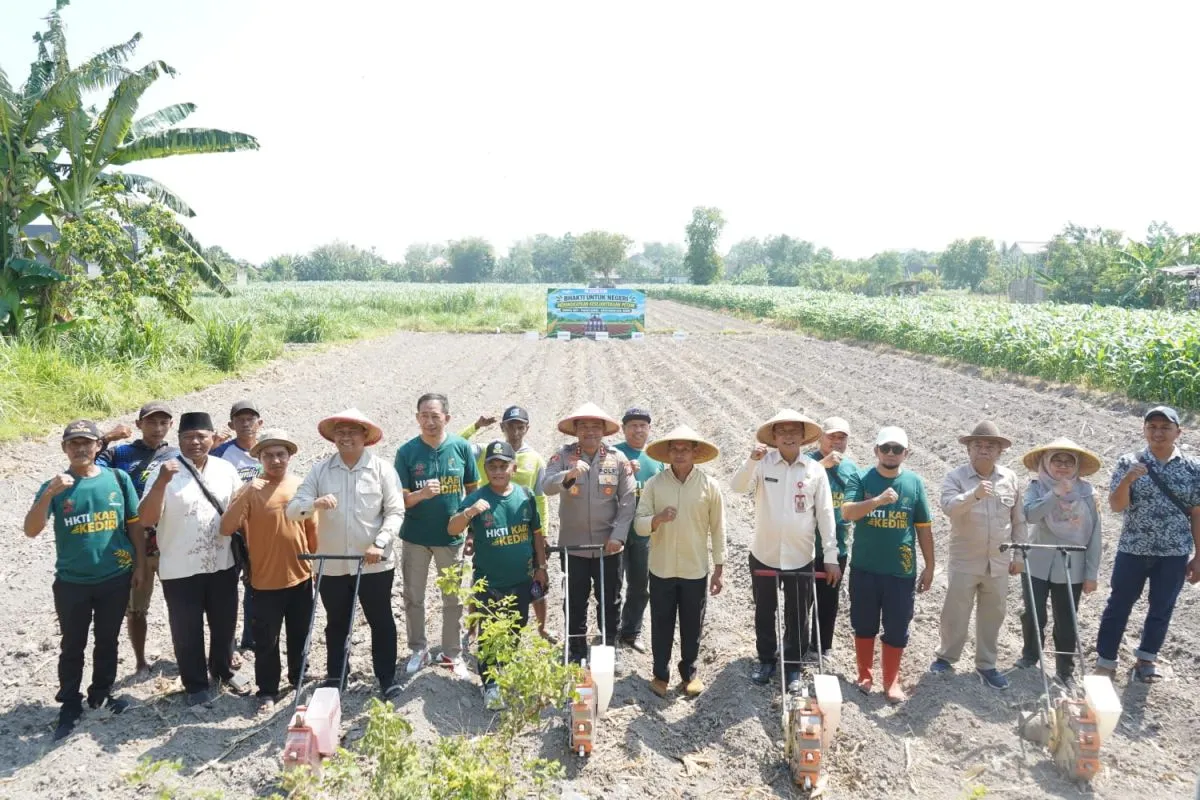 Pemkab Kediri dan Polres Perkuat Ketahanan Pangan Lewat Penanaman Jagung