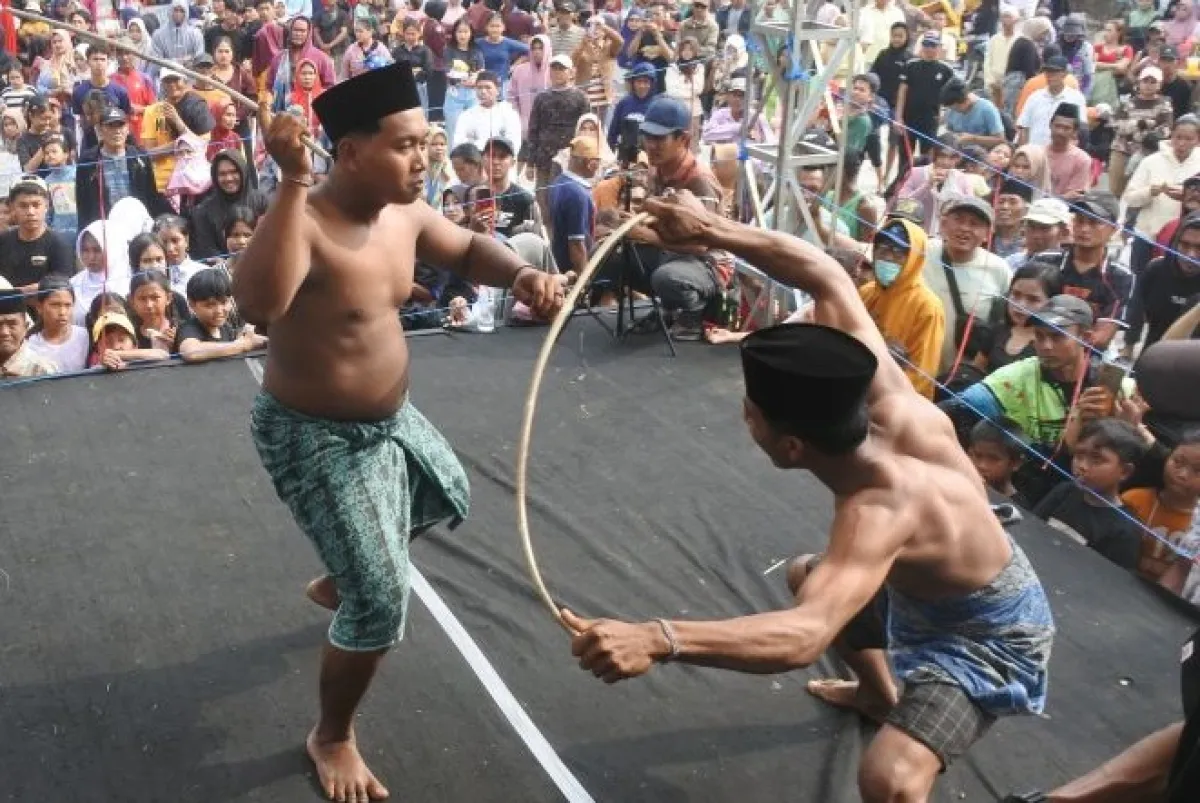 Bukan Sekadar Adu Rotan, Tradisi Ojung Situbondo Jadi Ritual Memohon Hujan