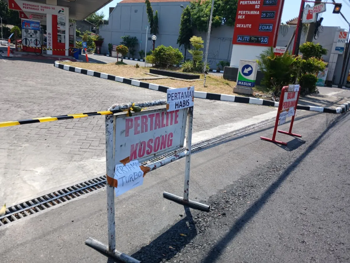 BBM Subsidi dan Nonsubsidi Langka di Sejumlah SPBU Kota Gresik