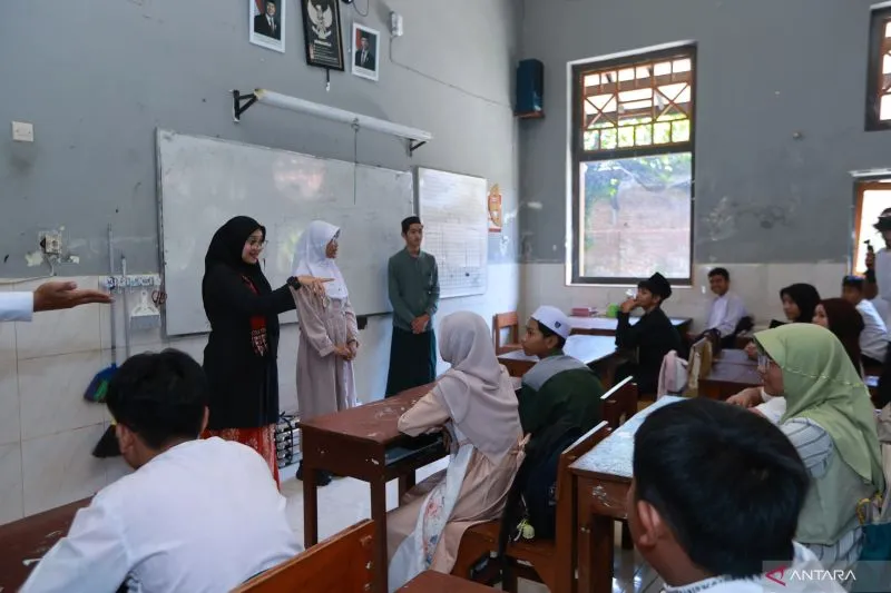 Pemkab Banyuwangi Libatkan Santri Mengajar di SD/SMP