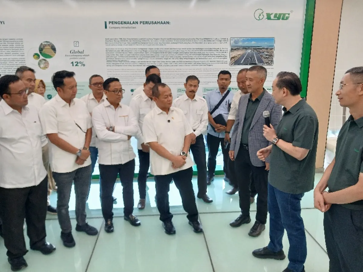 Menperin Sarmuji Dorong Petrokimia Gresik Pasok Soda Ash ke Xinyi Glass