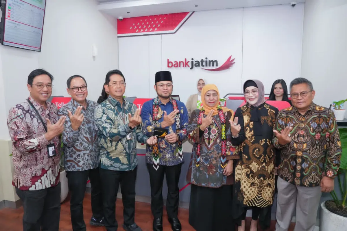 Gubernur Khofifah Resmikan Pembukaam Kantor Bank Jatim Cabang Balikpapan