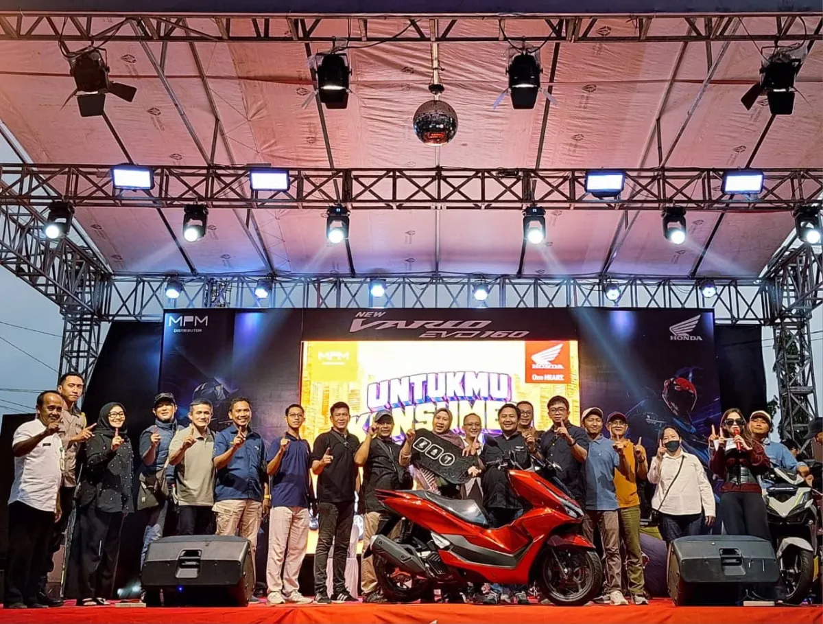Akhir Pekan Makin Meriah, Honda Vario 160 Hadirkan Hiburan Musik dan Undian UKH di Jember
