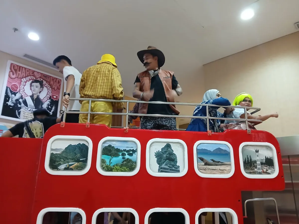 Ribuan Pengunjung Serbu Icon Mall Gresik! Penampilan Mama Lela Bikin Celebright Anniversary ke-8 Pecah