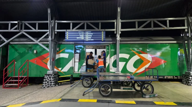 KAI Daop 7 Madiun Angkut 23.446 Ton Barang Hingga Triwulan III 2026