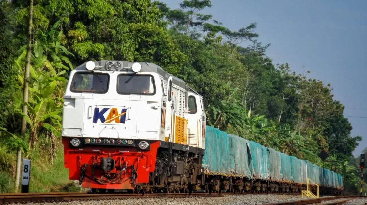 Hingga September KAI Angkut 1,83 Juta Ton Semen dan Klinker