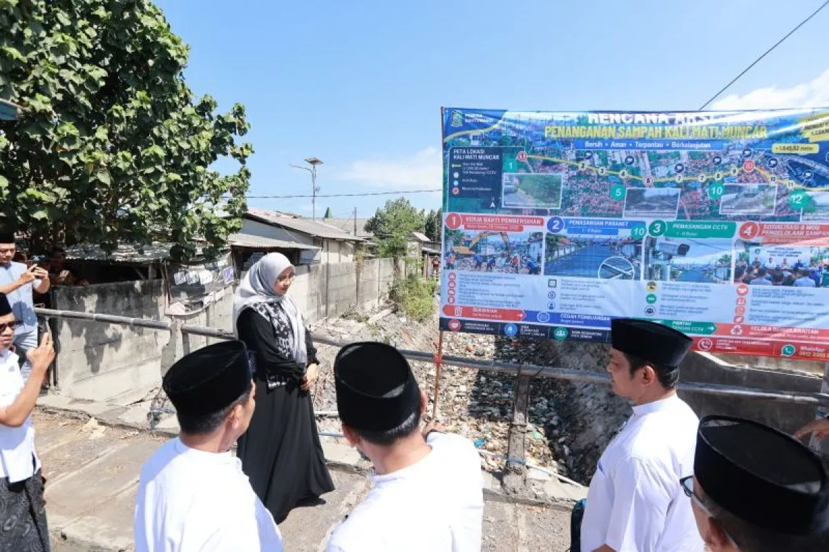 Pemkab Banyuwangi Siapkan Penanganan Terpadu Sampah Sungai Kalimati