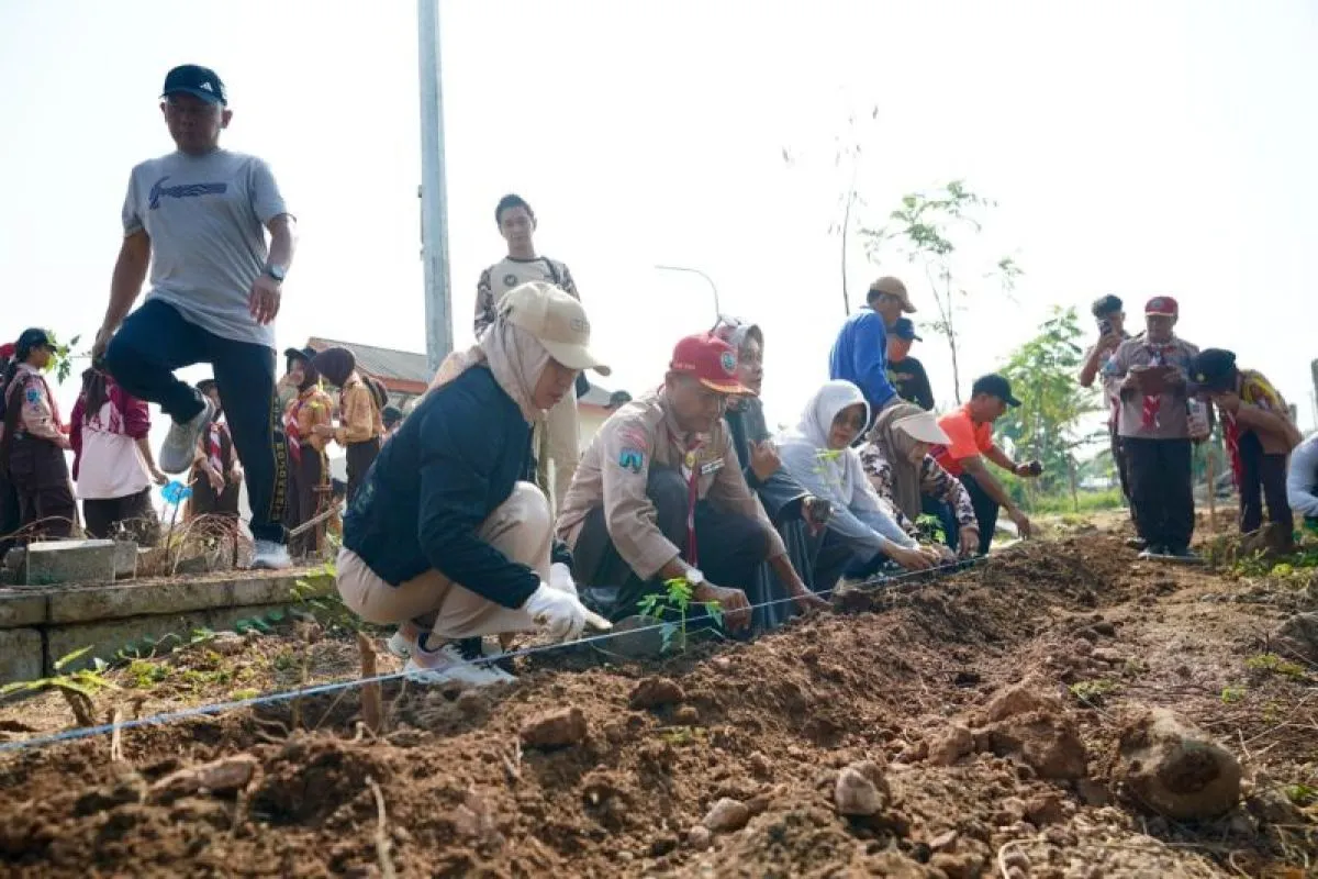 Ning Ita Ingatkan Penghijauan Tidak Cukup Tanam Pohon Namun Juga Perawatan