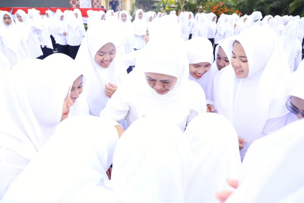 Gubernur Khofifah Ajak Santri Kuasai Teknologi, Kuatkan Ekonomi dan Rawat Persatuan
