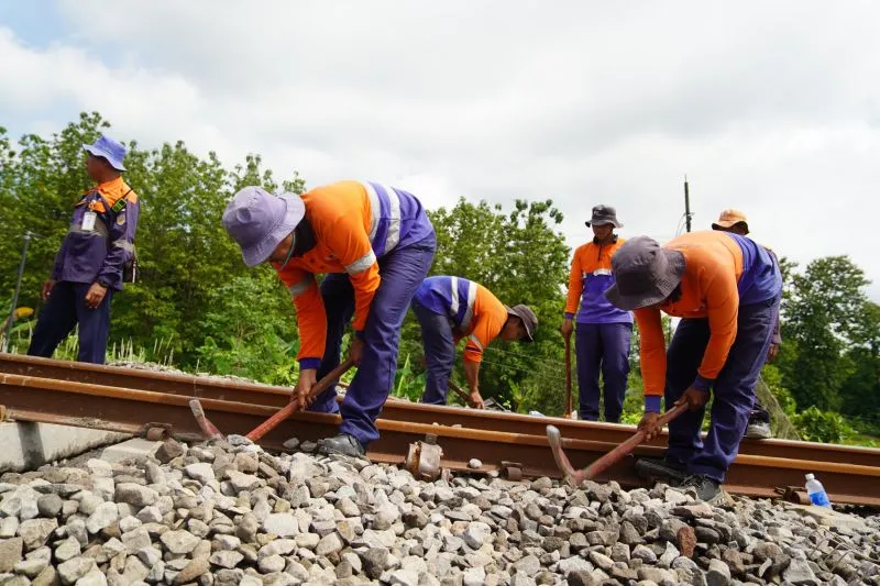 KAI Daop 7 Madiun Tingkatkan Mitigasi dan Kesiapsiagaan Prasarana