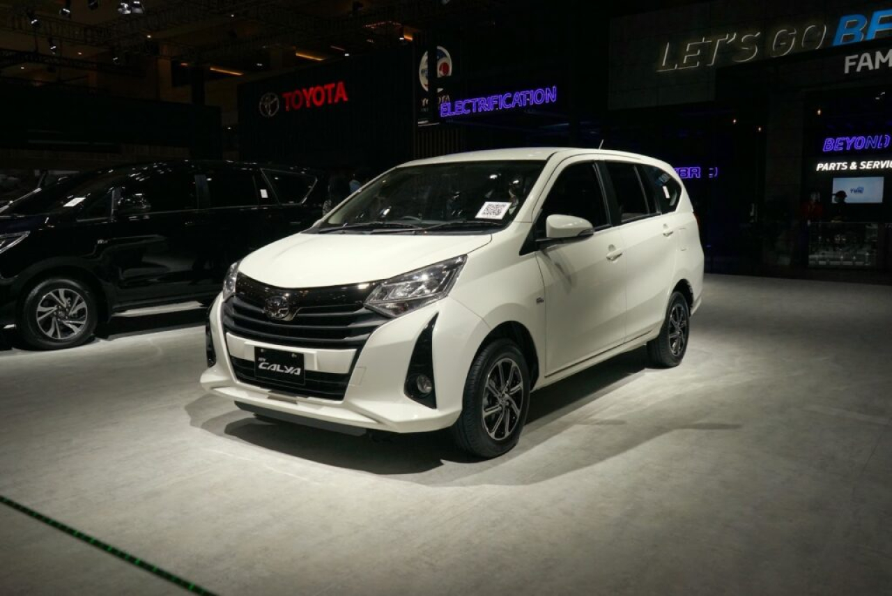 Toyota Cayla Di Ajang Pameran Otomotif. Foto:Seva