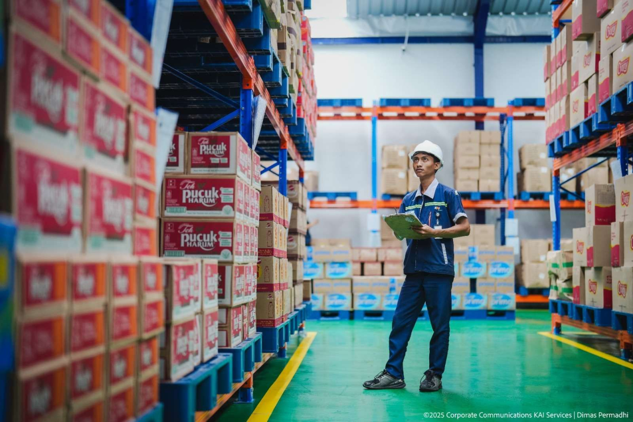 KAI Services dan KAI Logistik resmi mengoperasikan fasilitas Gudang Logistik baru di Kota Cirebon.