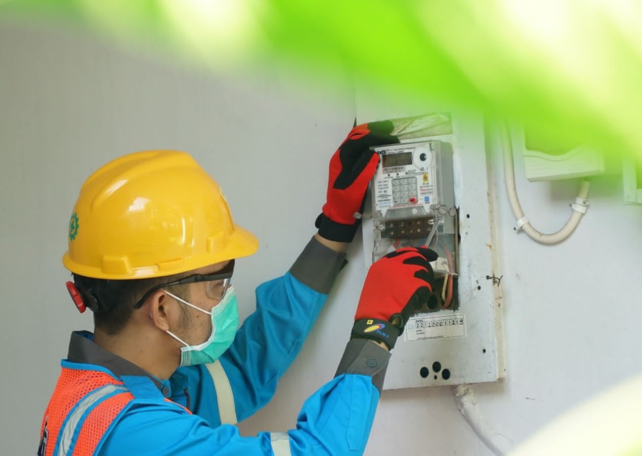 PT PLN (Persero) kembali memberikan apresiasi kepada pelanggan melalui program spesial bertajuk "Tahun Baru Energi Baru".