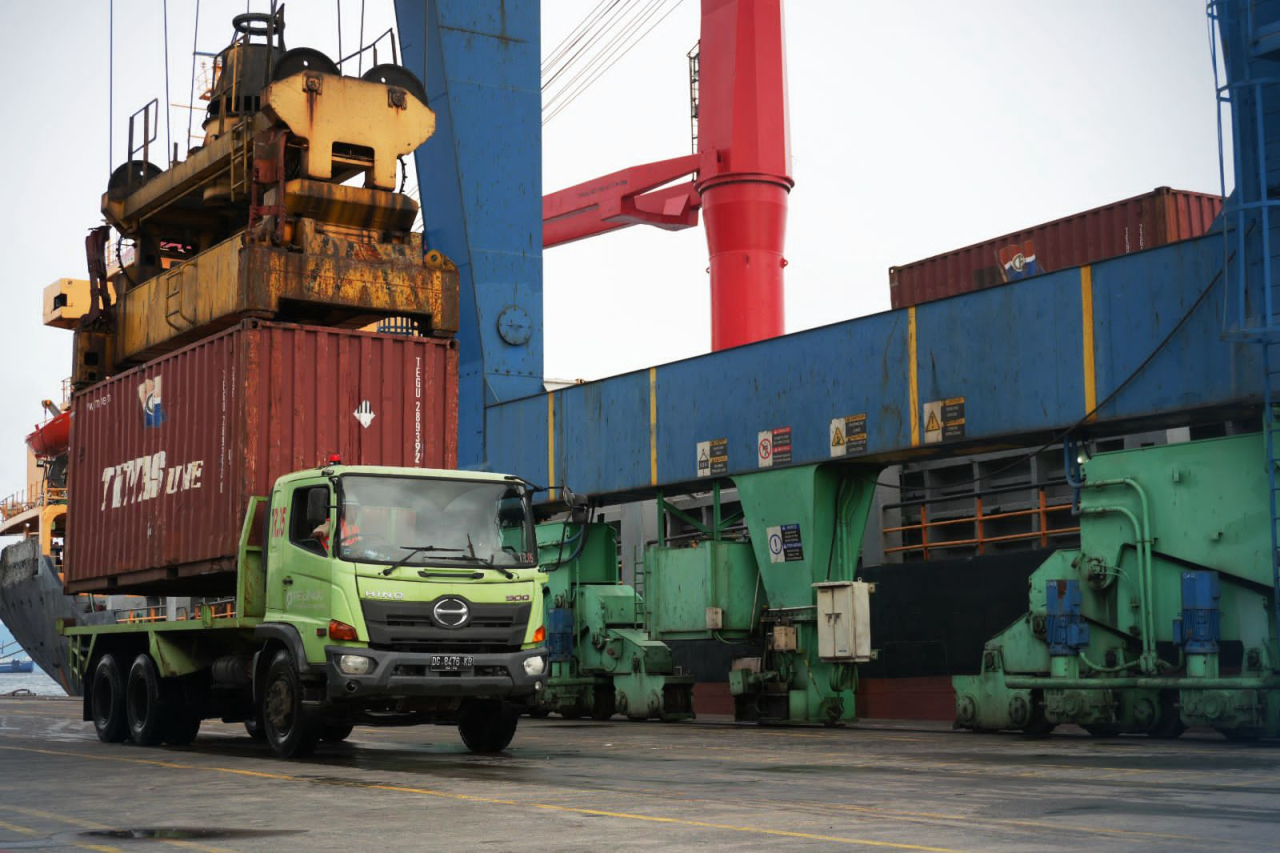 Terminal Peti Kemas (TPK) Ternate mencatatkan kinerja positif pada arus peti kemas sepanjang tahun 2025