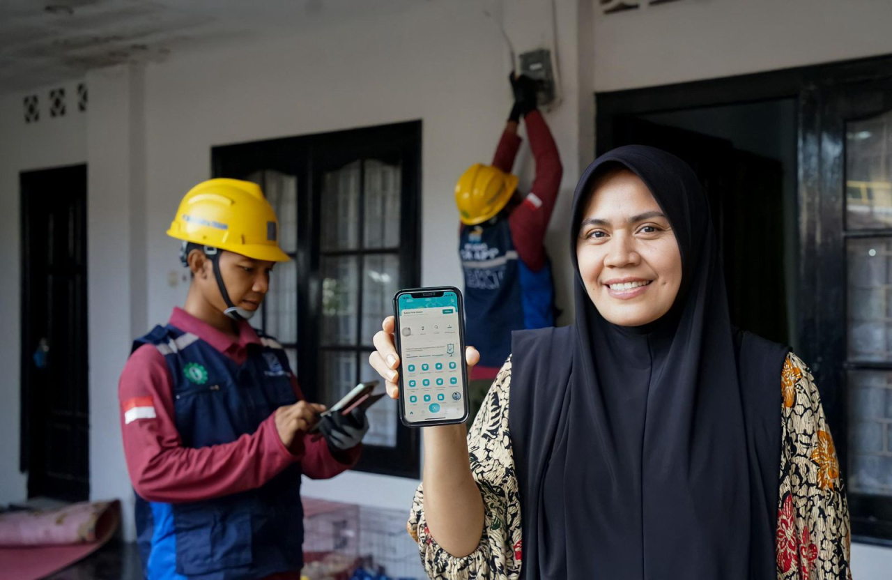 Aplikasi PLN Mobile mengintegrasikan seluruh kebutuhan layanan kelistrikan dalam satu genggaman. Mulai dari pengisian data, verifikasi, hingga pembayaran dilakukan secara digital sehingga proses menjadi lebih ringkas dan mudah dilakukan.