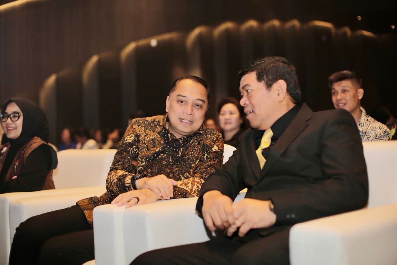 Direktur Utama PT Terminal Teluk Lamong (TTL), David P. Sirait, selaku Ketua Panitia Natal Oikumene Stakeholder Pelabuhan Tanjung Perak 2025, bersama Wali Kota Surabaya Eri Cahyadi