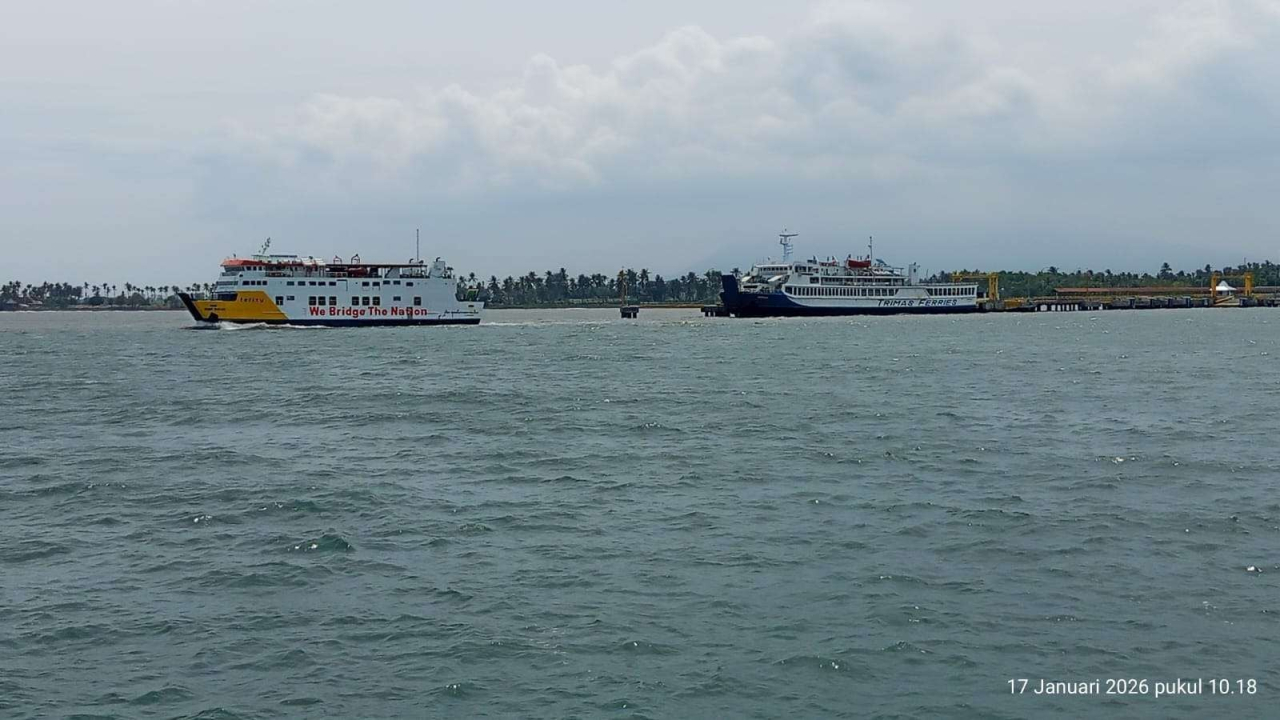 Penyeberangan rute Jangkar, Situbondo ke beberapa kepulauan di Kabupaten Sumenep, Madura kembali ditutup akibat cuaca buruk