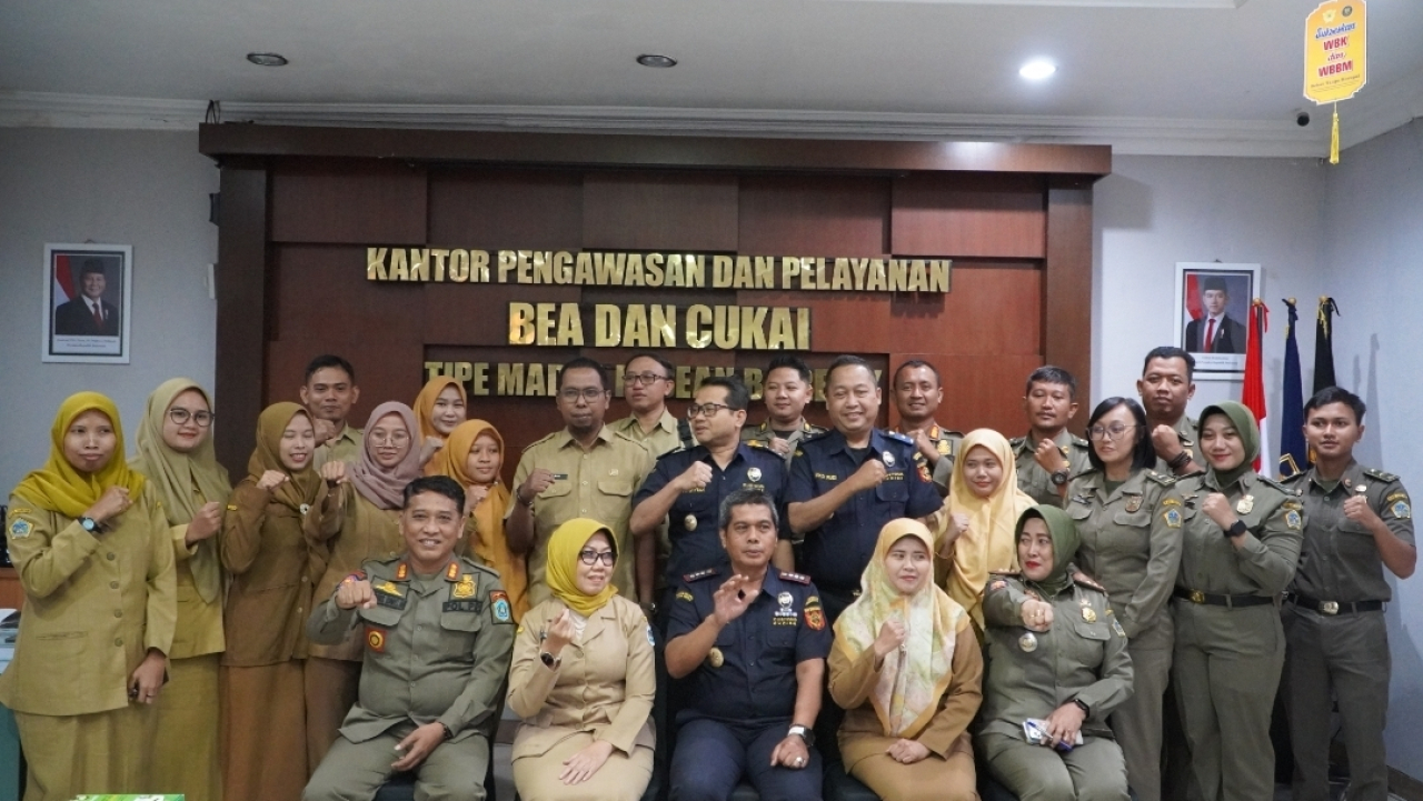 Kantor Pengawasan dan Pelayanan Bea dan Cukai (KPPBC) Tipe Madya Pabean B Gresik bersama Pemerintah Kabupaten Gresik dan Kabupaten Lamongan Rapat Monev Pemanfaatan Dana Bagi Hasil Cukai Tembakau