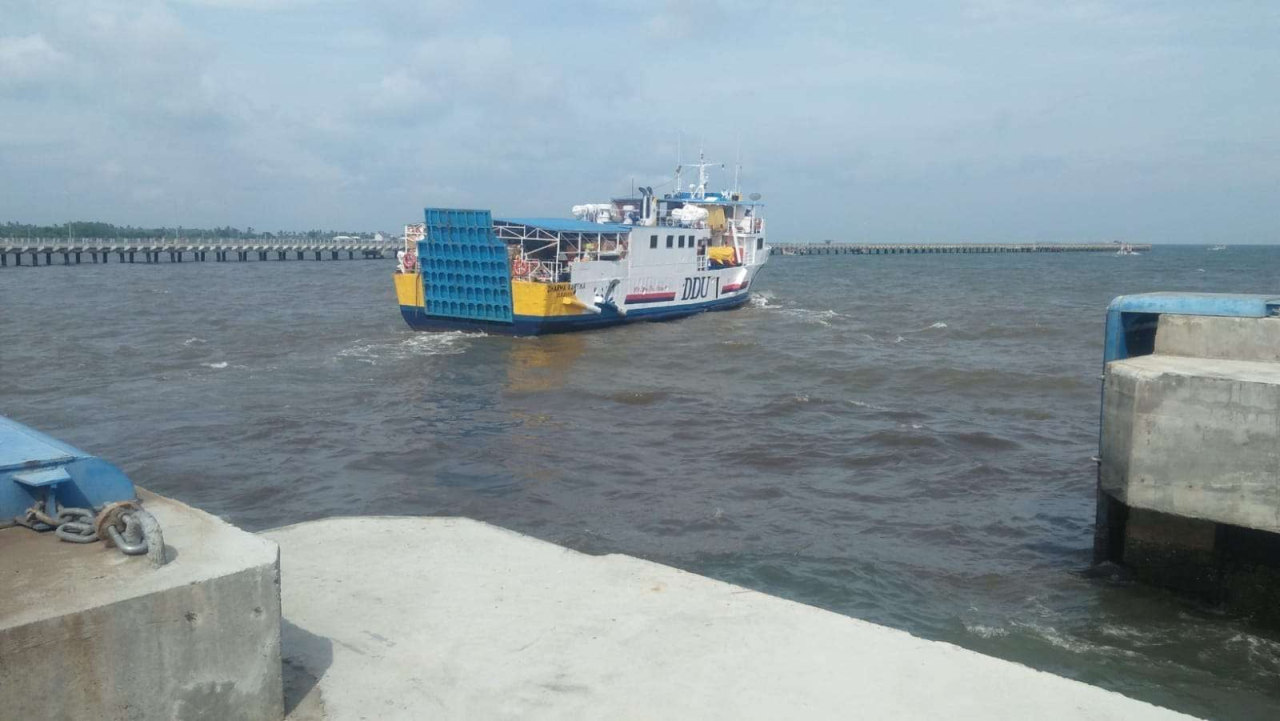 KMP Dharma Kartika mulai berlayar ke Pulau Raas, Kabupaten Sumenep, dengan membawa 222 orang penumpang termasuk 10 penumpang balita.