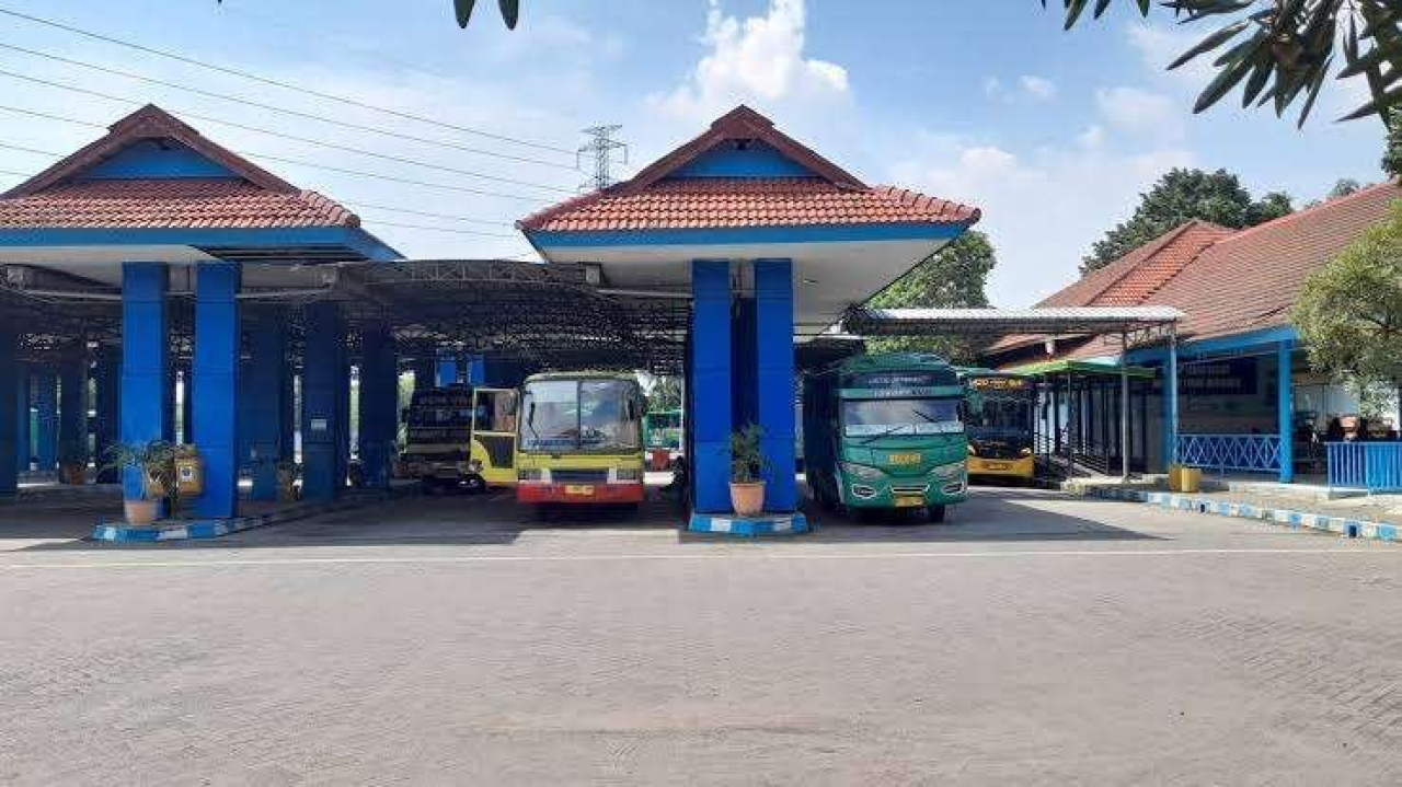 Pergerakan penumpang selama libur Natal 2025 dan Tahun Baru 2026 (Nataru) di Terminal Tipe B Kertajaya, Mojokerto, mengalami naik hingga 60 persen