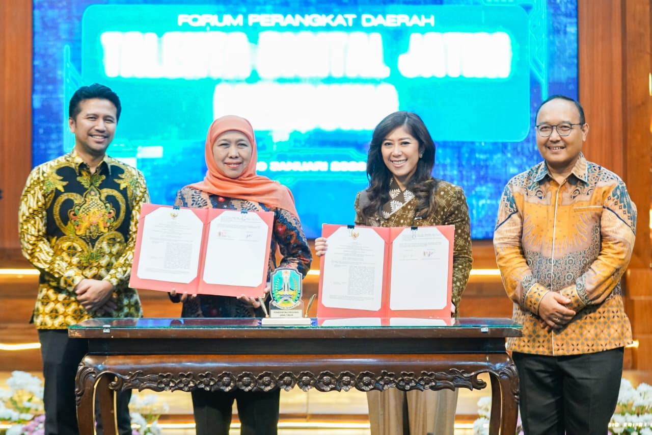 Gubernur Jawa Timur Khofifah Indar Parawansa bersama Menteri Komunikasi dan Digital (Menkomdigi) Republik Indonesia Meutya Hafid secara resmi meluncurkan Program Talenta Digital Jatim Mendunia