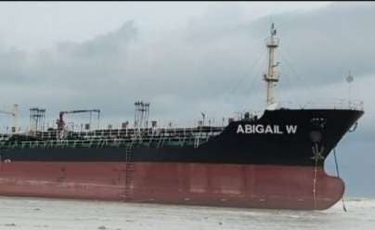 Kapal tanker MT Abigail W kandas di perairan Tuban