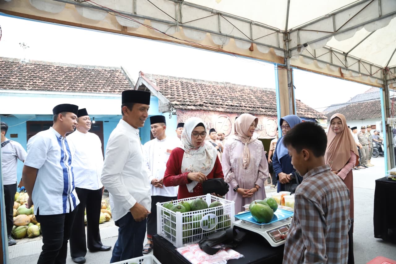 Bupati dan wakil Bupati Bojonegoro saat mengadakan safari ramadhan