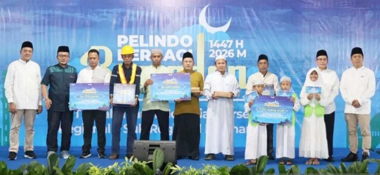 Direktur Manajemen Risiko Pelindo Boy Robyanto dalam kegiatan ramadan di Banjarmasin