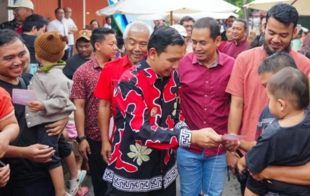 Plt Wali Kota Madiun Bagus Panuntun saat kegiatan pembukaan Festival Imlek 2026 di Kampung Pecinan Madiun Jalan Batanghari