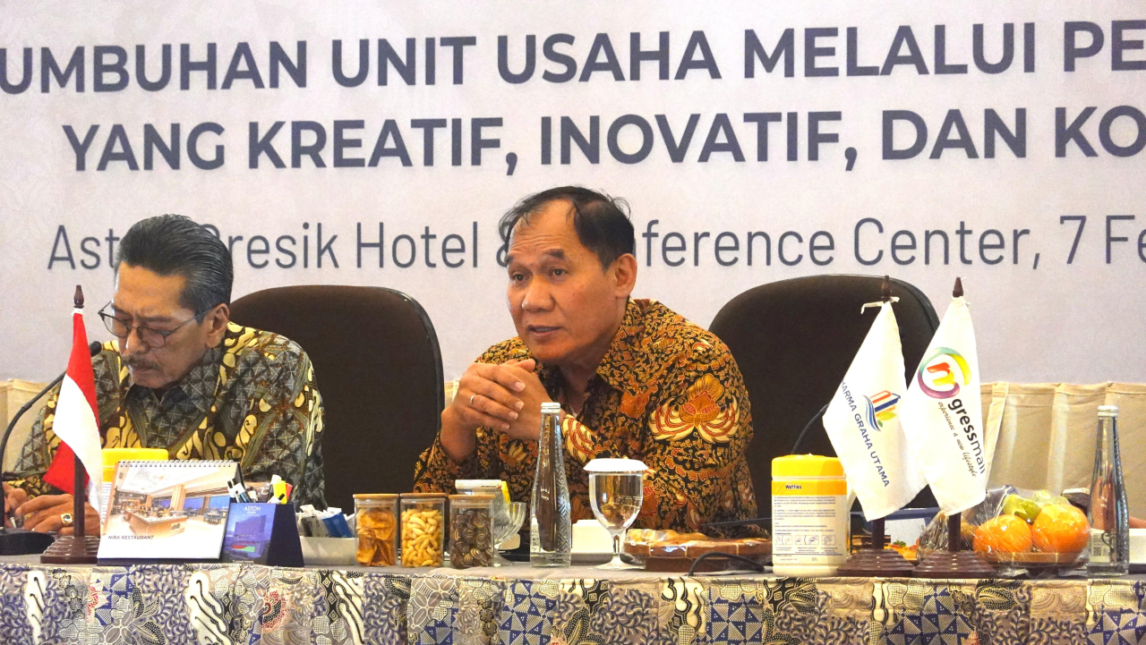 Kegiatan Direktur Utama PT DGU Erwin H. Poedjono, Owner dan Penasihat Utama Ir. H. Bambang Harjo Soekartono, M.I.Pol, serta Owner dan Komisaris Utama drg. Bambang Soengging Soerjasmoro.