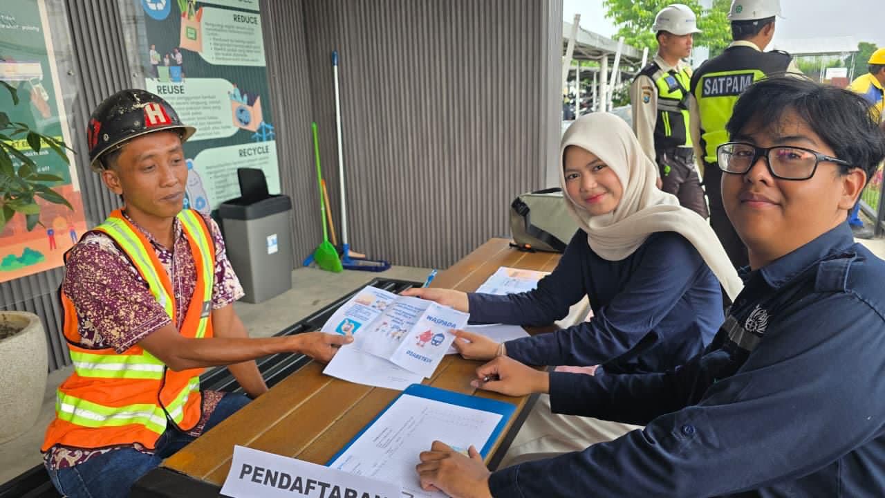 Terminal Teluk Lamong (TTL) terus berupaya menciptakan operasional terminal yang aman dan sehat.