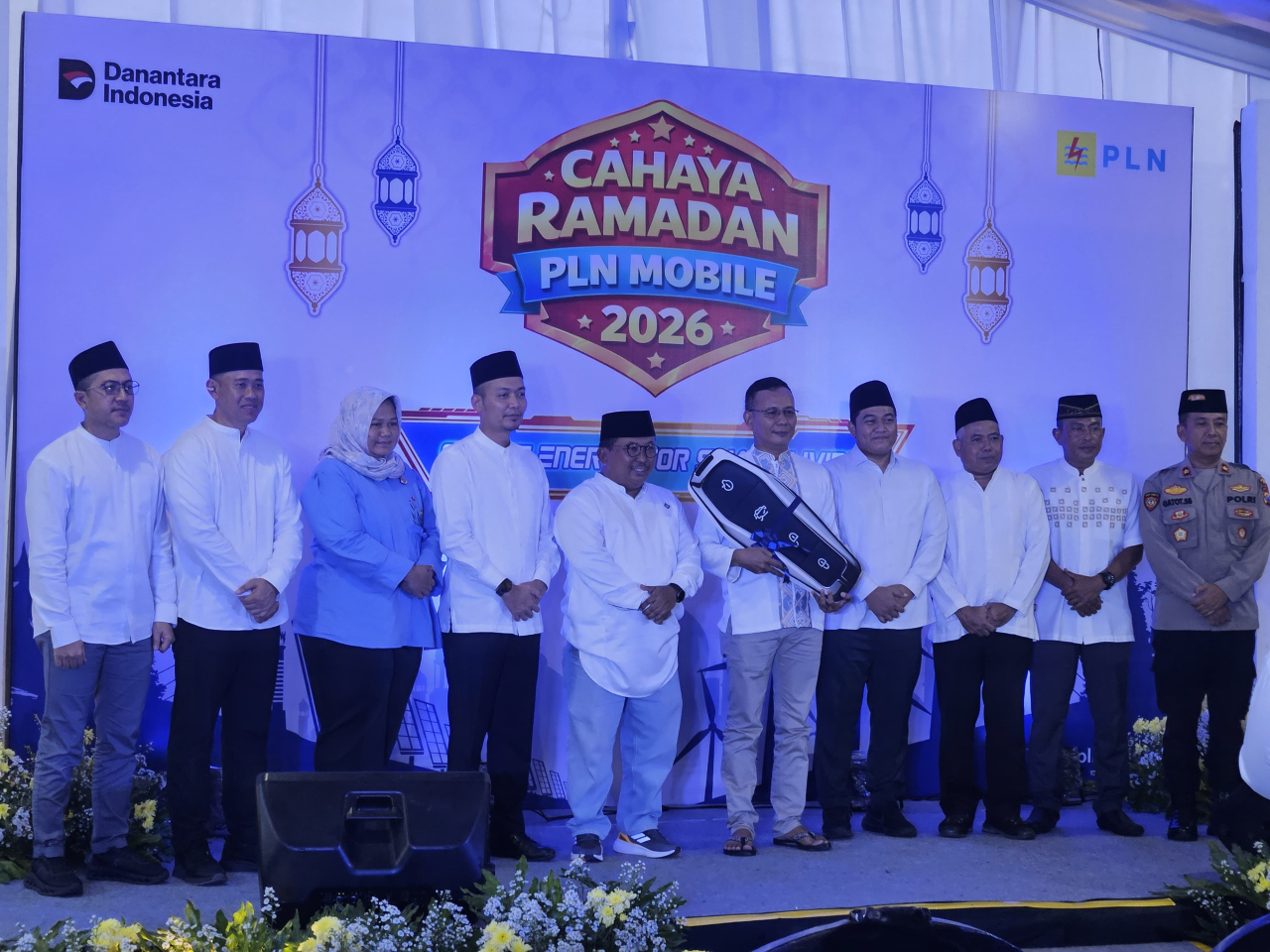 Manager PLN UP3 Gresik, Suhandopo bersama Ketua DPRD Gresik Syahrul Munir dalam agenda bersama PT PLN (Persero)