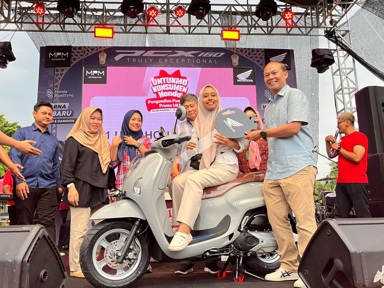 Pada pengundian kali ini, hadiah utama berupa 1 unit Honda Scoopy berhasil diraih oleh: Fitri Andiyani. 