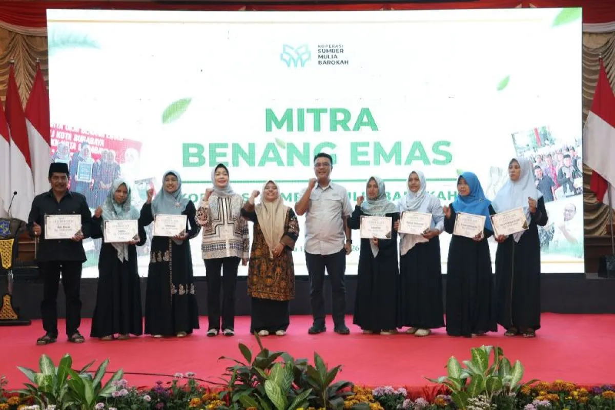 Pemkot Surabaya Libatkan Penjahit Lokal untuk Produksi Kerudung