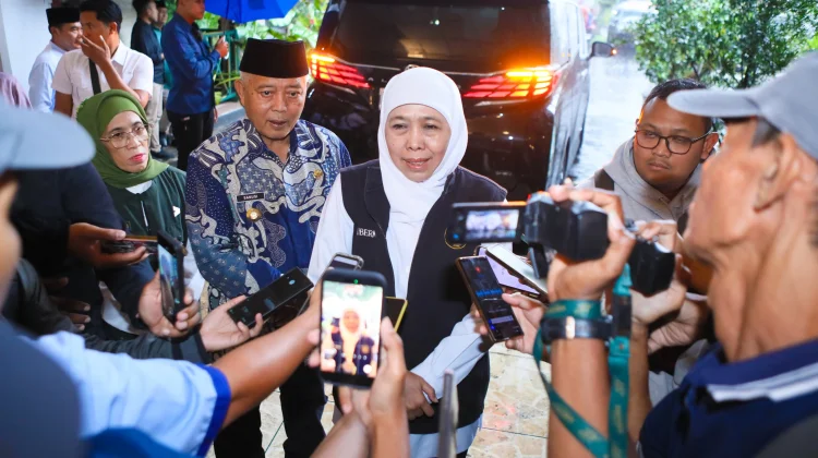 Khofifah : 1,4 Juta Warga Jatim Terancam Kehilangan Status PBI